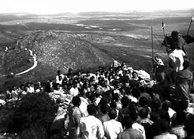 《黑上帝白魔鬼》：用歌词描述故事情节