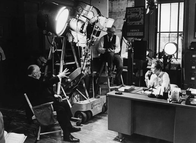 《玛尔尼》：男性利用科学对女性的驯化