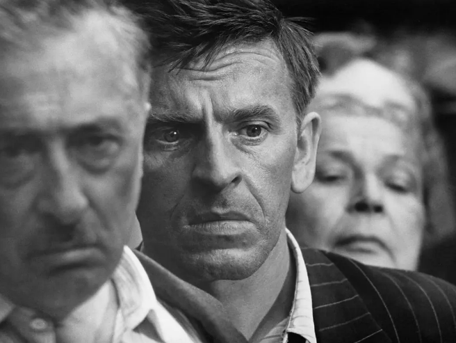 《大街上的商店》:没有暴力的残酷 《大街上的商店》:没有暴力的残酷