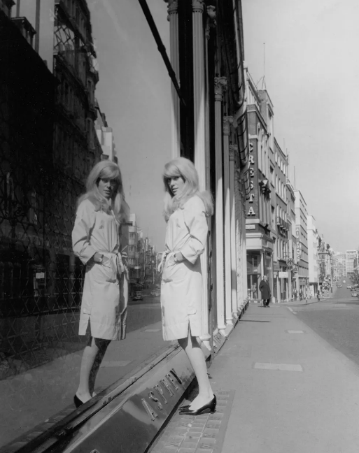 《冷血惊魂》：超现实主义心理惊悚片