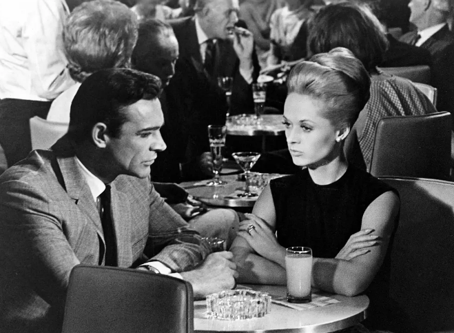 《玛尔尼》：男性利用科学对女性的驯化