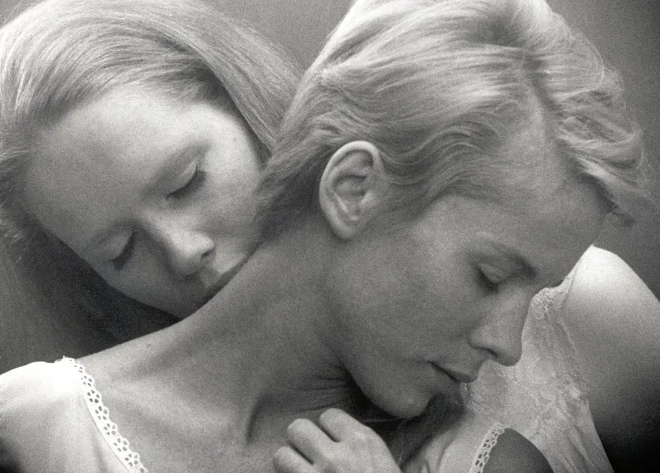 《假面》：人人都是一座孤岛