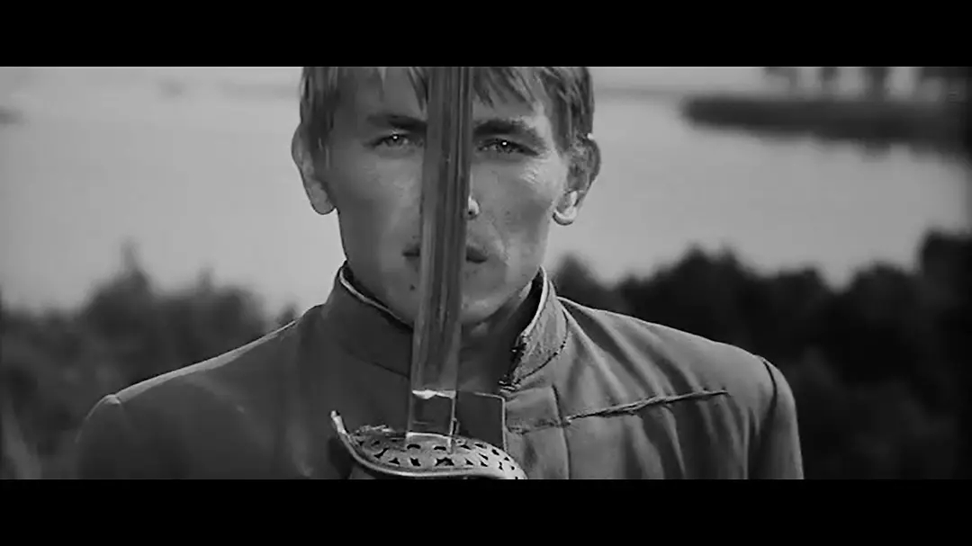 反应了战争的残酷和军人的风度的影片：《红军与白军》