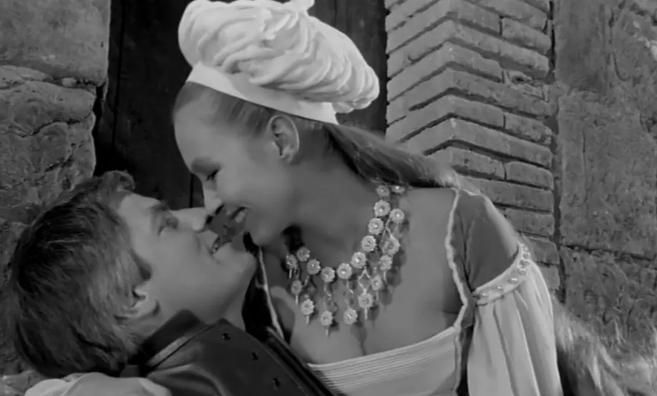 《午夜钟声》：时代终结的悲歌