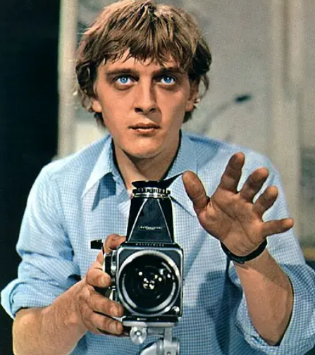 《放大》:模糊现实与幻象间的界限 《放大》:模糊现实与幻象间的界限