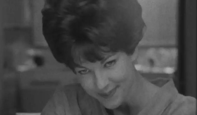 《面孔》：犬牙交错的楼梯