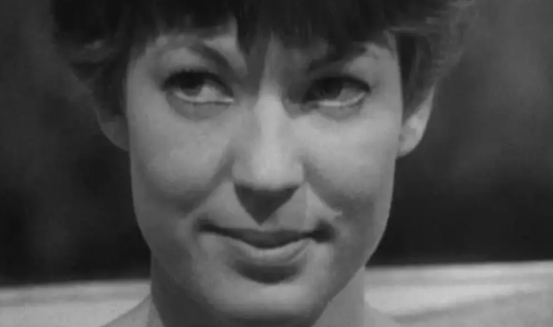 《面孔》：犬牙交错的楼梯