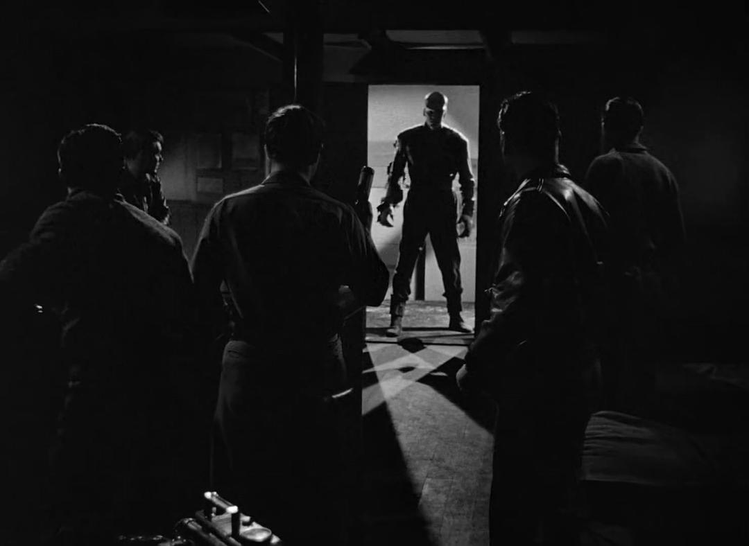 经典的科幻恐怖电影：《怪人》