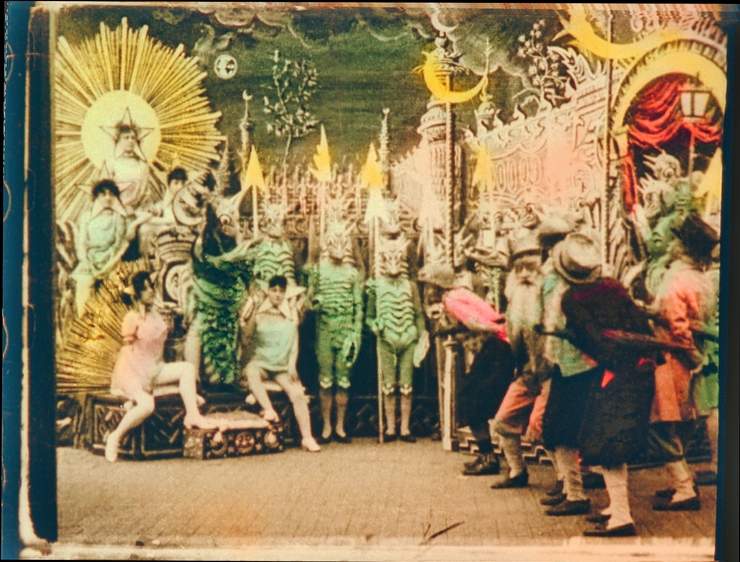 从现实到科幻的艺术之旅：《月球旅行记》