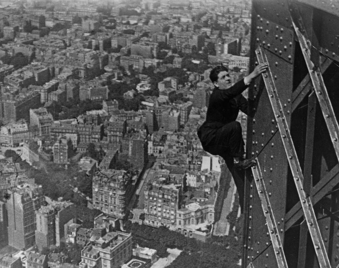 轻松诙谐的科幻喜剧：《沉睡的巴黎》