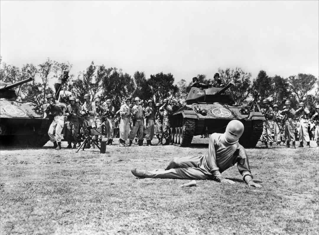 冷战初期的经典科幻片:《地球停转之日》 冷战初期的经典科幻片:《地球停转之日》