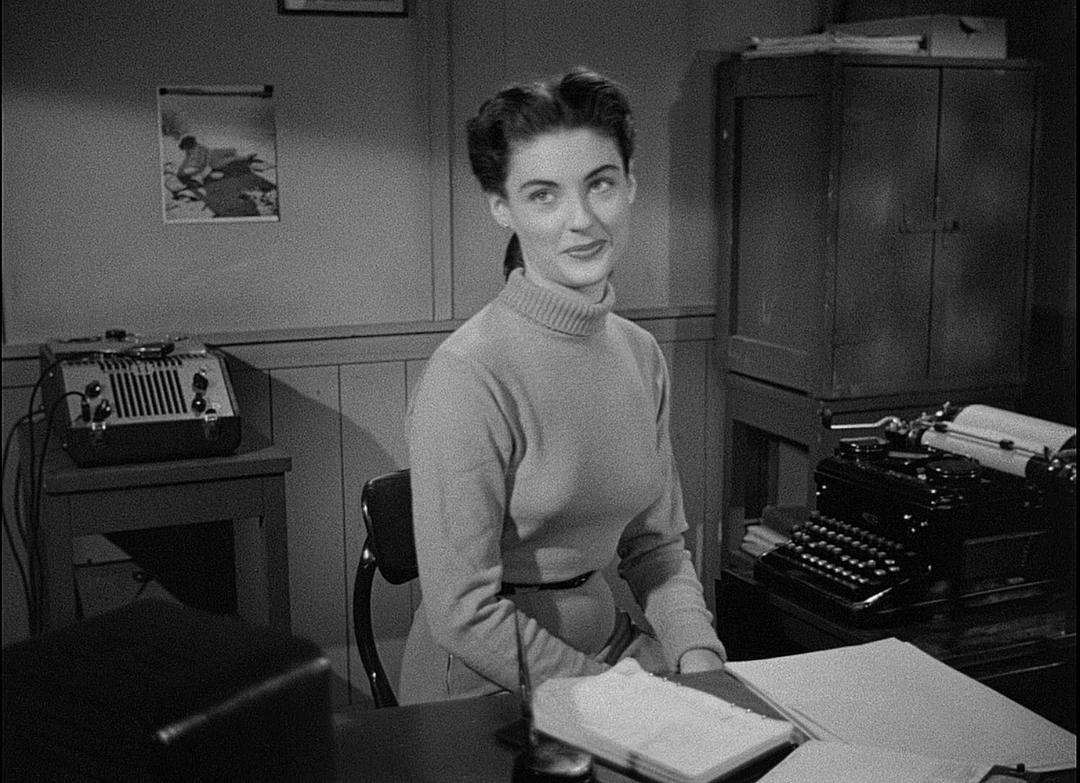 经典的科幻恐怖电影：《怪人》