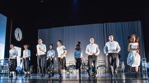 2022孟京辉戏剧作品《他有两把左轮手枪和黑白相间的眼睛》-杭州站 2022孟京辉戏剧作品《他有两把左轮手枪和黑白相间的眼睛》-杭州站