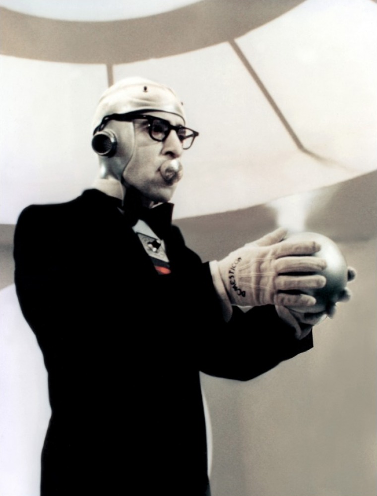 追求视觉效果的科幻喜剧:《傻瓜大闹科学城》 追求视觉效果的科幻喜剧:《傻瓜大闹科学城》