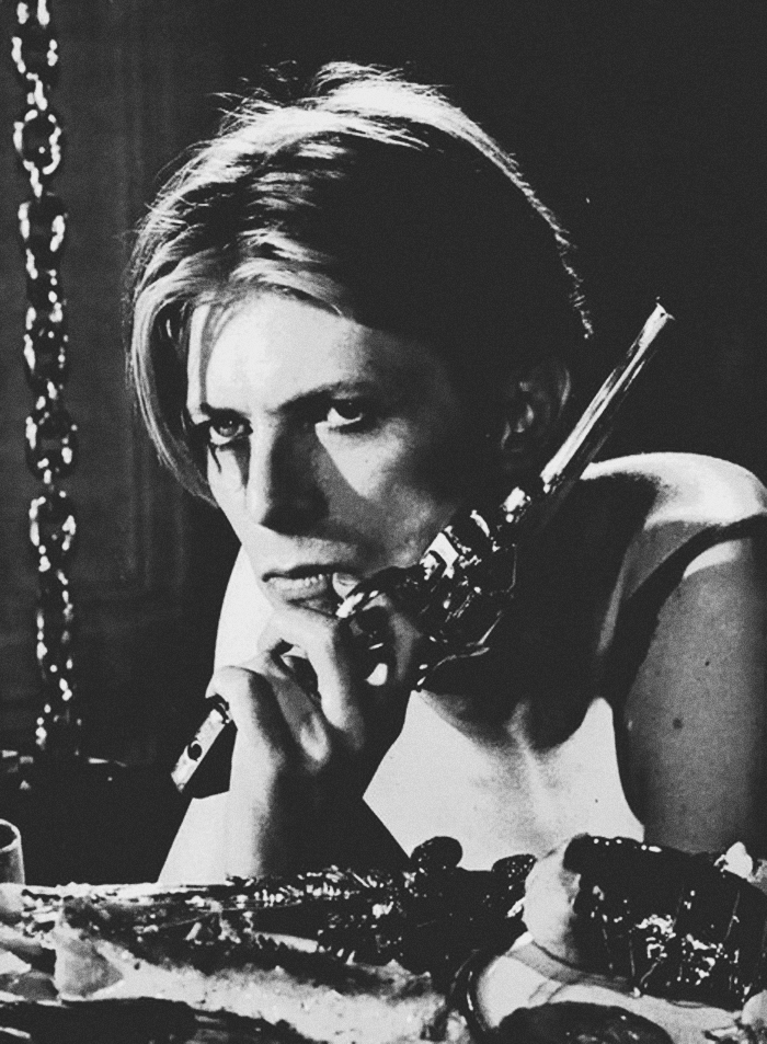 前卫的科幻艺术实验影片:《天降财神》 前卫的科幻艺术实验影片:《天降财神》