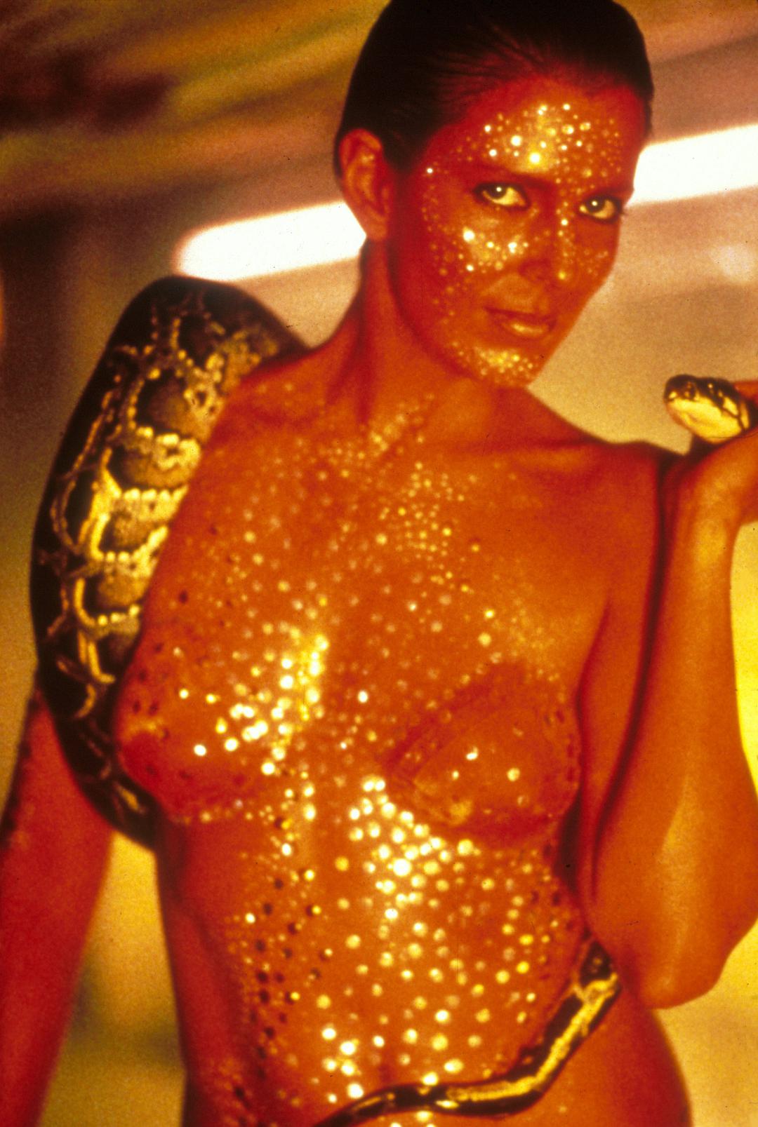 排得上前两名的经典科幻影片:《银翼杀手》 排得上前两名的经典科幻影片:《银翼杀手》