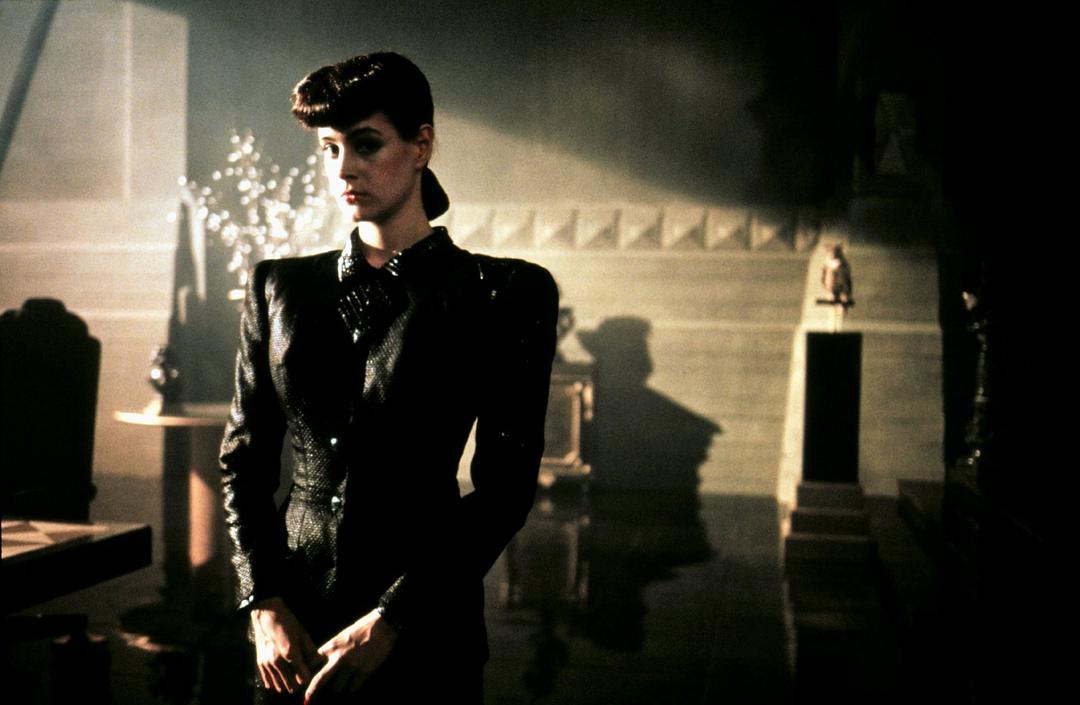 排得上前两名的经典科幻影片:《银翼杀手》 排得上前两名的经典科幻影片:《银翼杀手》