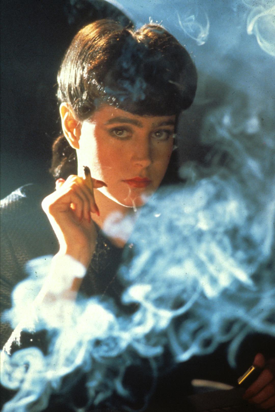 排得上前两名的经典科幻影片:《银翼杀手》 排得上前两名的经典科幻影片:《银翼杀手》