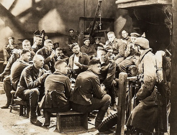 《西线无战事》：光荣与坟墓