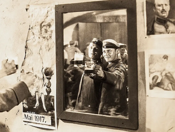 《西线无战事》：光荣与坟墓