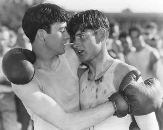 《翼》：无声的经典