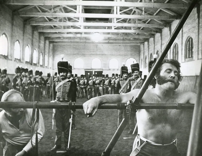 《英烈传》：传统老式战争电影