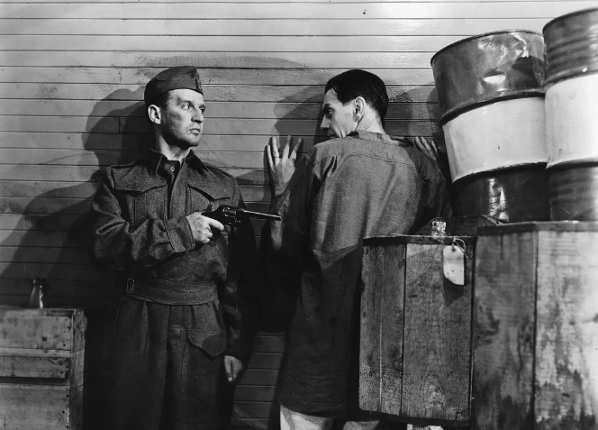 《魔影袭人来》:冒险题材永恒经典 《魔影袭人来》:冒险题材永恒经典