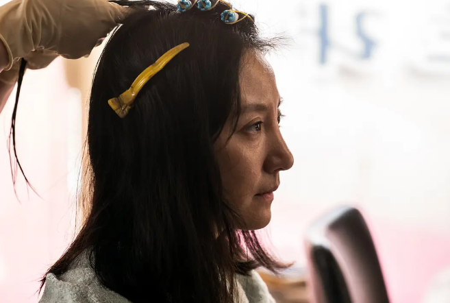 《汽车维修站》：充满细节的剧情片