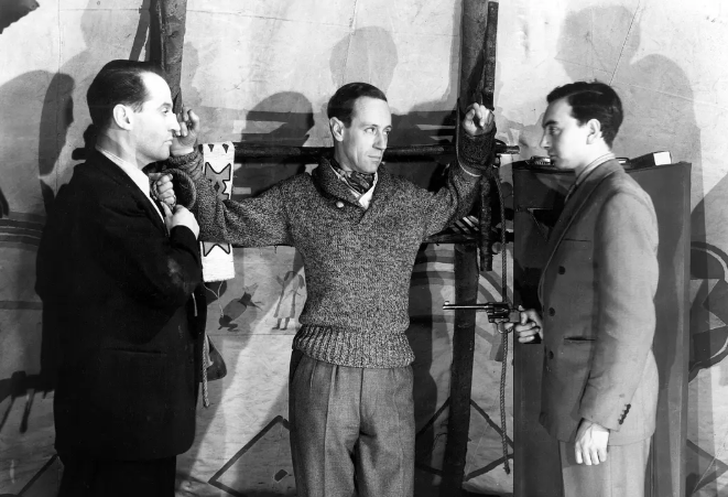 《魔影袭人来》:冒险题材永恒经典 《魔影袭人来》:冒险题材永恒经典