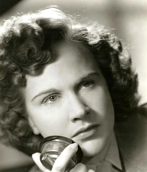 《平步青云》:充满想象力与创造力的战争片 《平步青云》:充满想象力与创造力的战争片