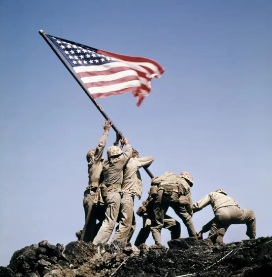 《硫磺岛浴血战》：美国主流战争电影