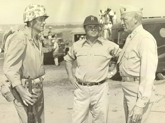 《硫磺岛浴血战》：美国主流战争电影