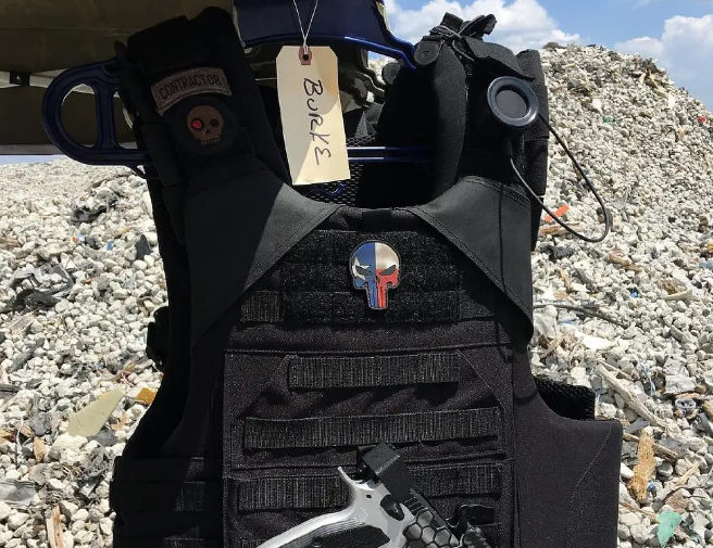 《狂暴巨兽》：A级片视效的怪兽电影