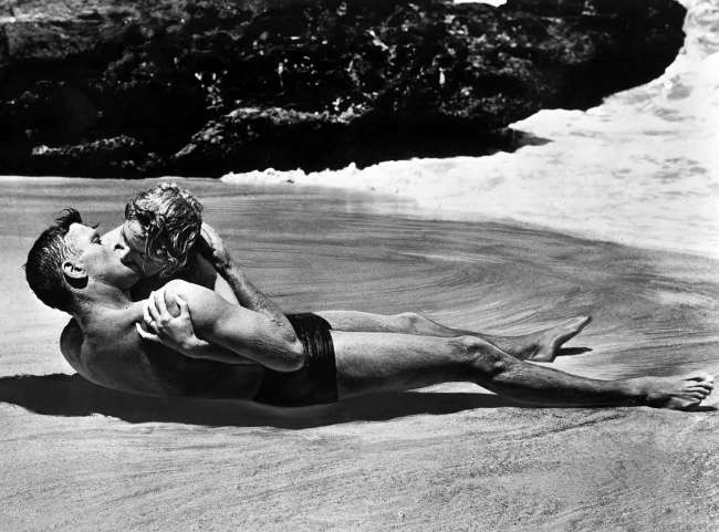 《乱世忠魂》：富有感染力的美式主旋律