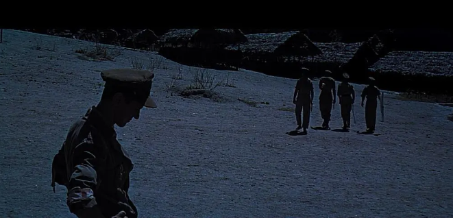 《桂河大桥》：疯狂而荒诞的战争