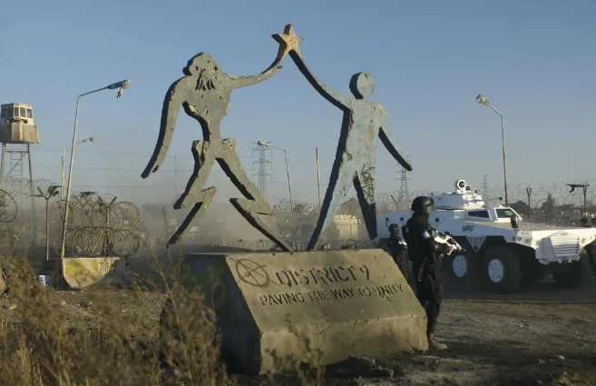 《第九区》：智慧生物应该惺惺相惜