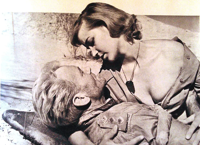 《恐怖之砂》：用环境衬托战争氛围