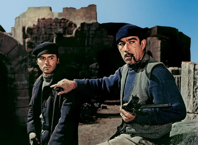 《纳瓦隆大炮》:最惊心动魄的美国电影 《纳瓦隆大炮》:最惊心动魄的美国电影