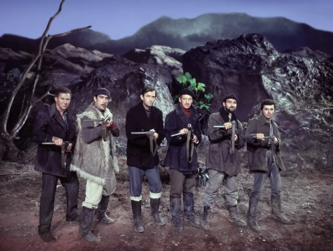 《纳瓦隆大炮》:最惊心动魄的美国电影 《纳瓦隆大炮》:最惊心动魄的美国电影