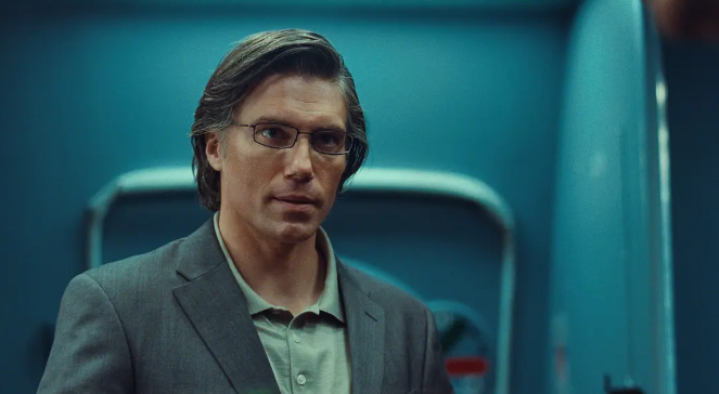 《空中营救》：充满悬念的营救大片