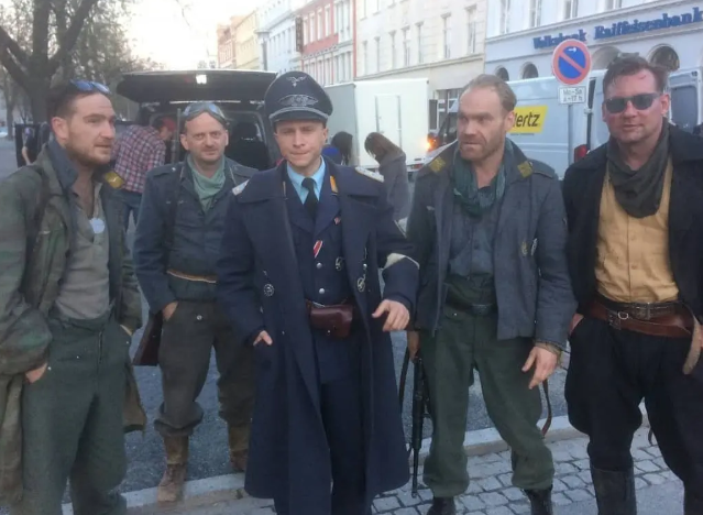 《冒牌上尉》：撒旦可以有很多分身