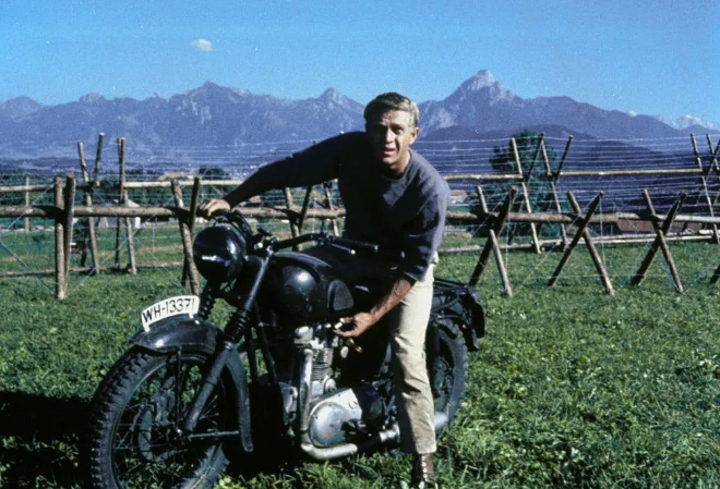 《大逃亡》：欢乐与紧张氛围共在的越狱片