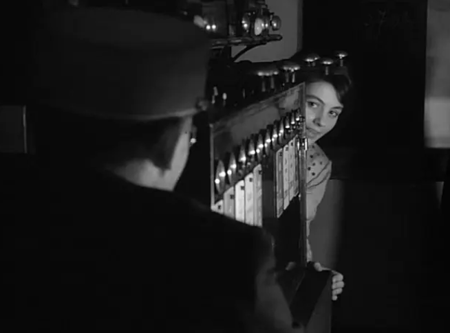 《严密监视的列车》：捷克新浪潮的经典之作