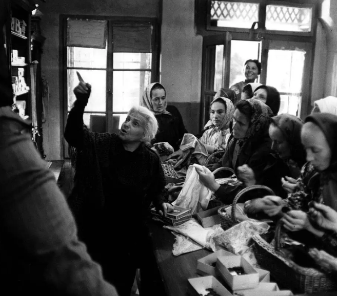 《大街上的商店》：视角独特的反法西斯影片