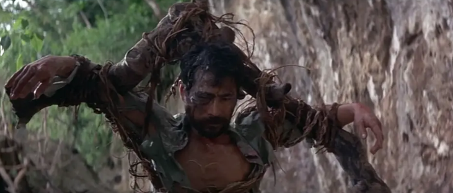 《决斗太平洋》：具有荒诞喜剧风格的战争片