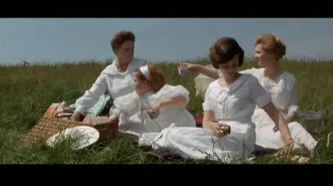 《多可爱的战争》：广受欢迎的“战争游戏”