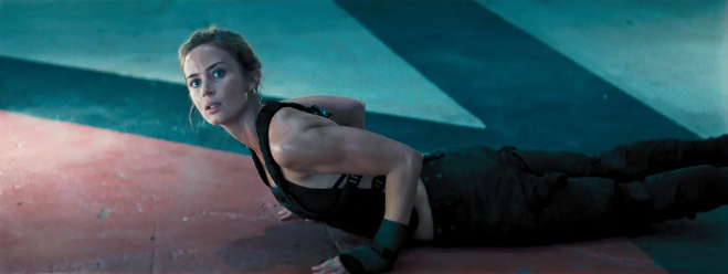 《明日边缘》：类似游戏的影片