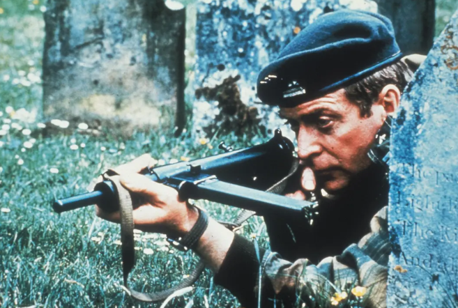 《猛鹰突击兵团》：英勇的士兵精神