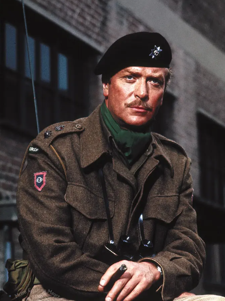 《遥远的桥》:战争的荒谬与反英雄主义 《遥远的桥》:战争的荒谬与反英雄主义