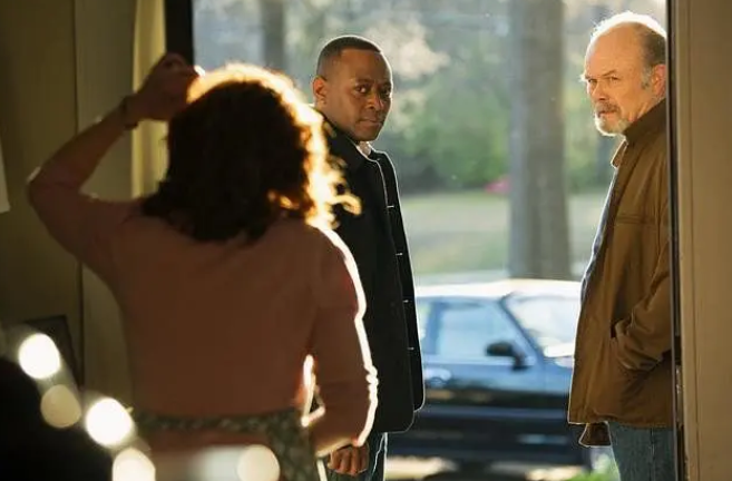 《亡者归来》：抛开世俗眼光生活